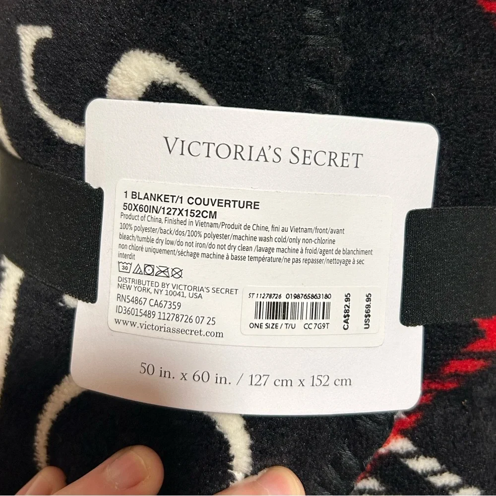 Victoria’s Secret 2025 Holiday Cozy Plush Blanket Black Plaid OS